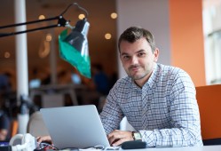 专业接单黑客联系方电话揭秘：如何安全解决网络安全问题并避免诈骗陷阱