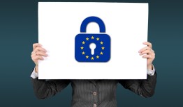 如何远程看对方微信聊天记录？揭秘技术原理与法律风险，保护隐私安全