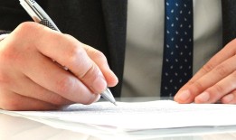 专业帮人打人联系方式背后的法律风险：避免违法暴力，选择合法维权途径