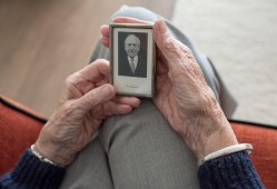 黑客联系方式24小时在线真相揭秘：避开诈骗陷阱，安全解决网络问题