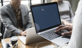 最新黑客联系方式：揭秘合法安全渠道，避免网络风险陷阱