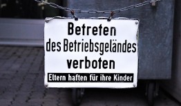 黑客24小时接单服务：揭秘网络捷径背后的法律风险与安全防护