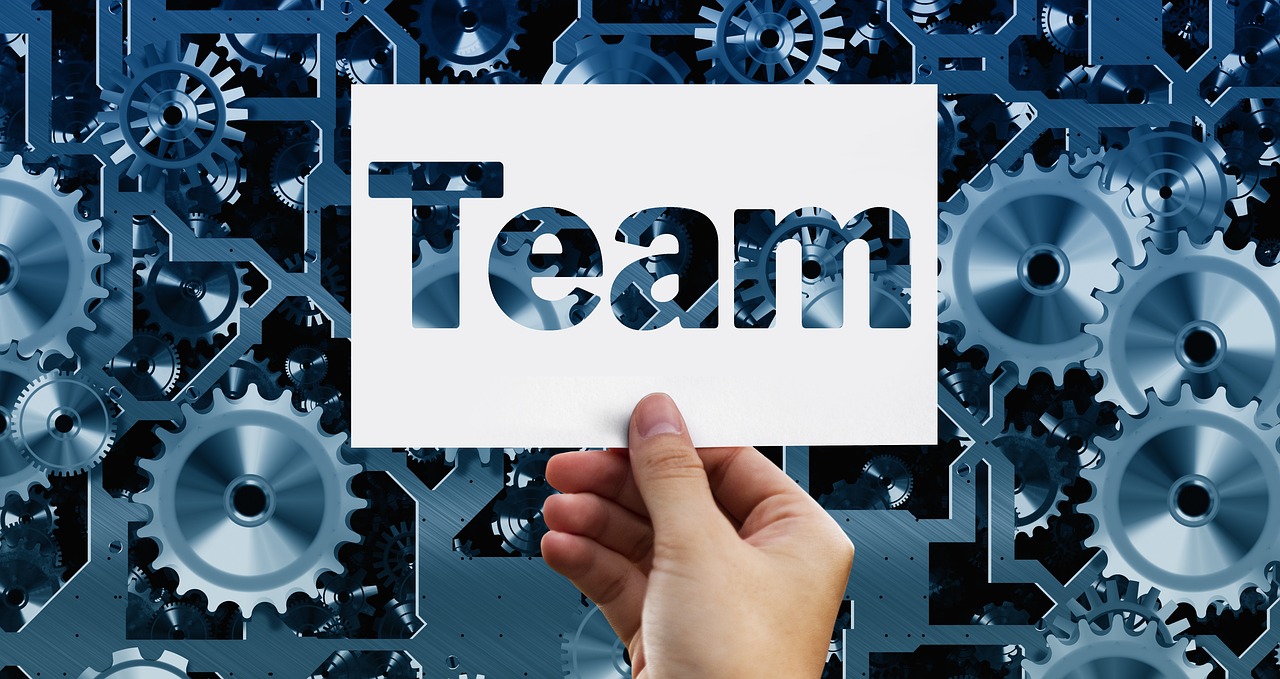 程序员厉害还是黑客厉害？揭秘两者技术差异与职业发展路径