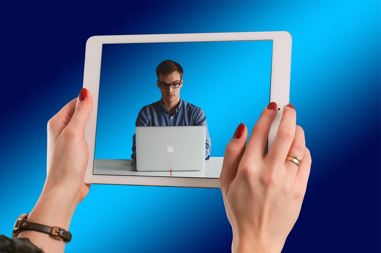 电脑高手在线人工咨询：随时解决电脑故障，让您工作生活更安心